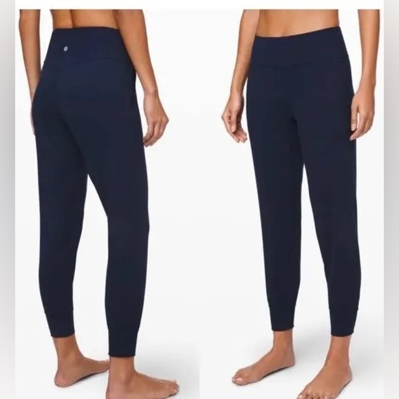 SOLD OUT EUC Lululemon Navy Align Joggers Size 8/Medium MSRP $112 - Picture 1 of 7